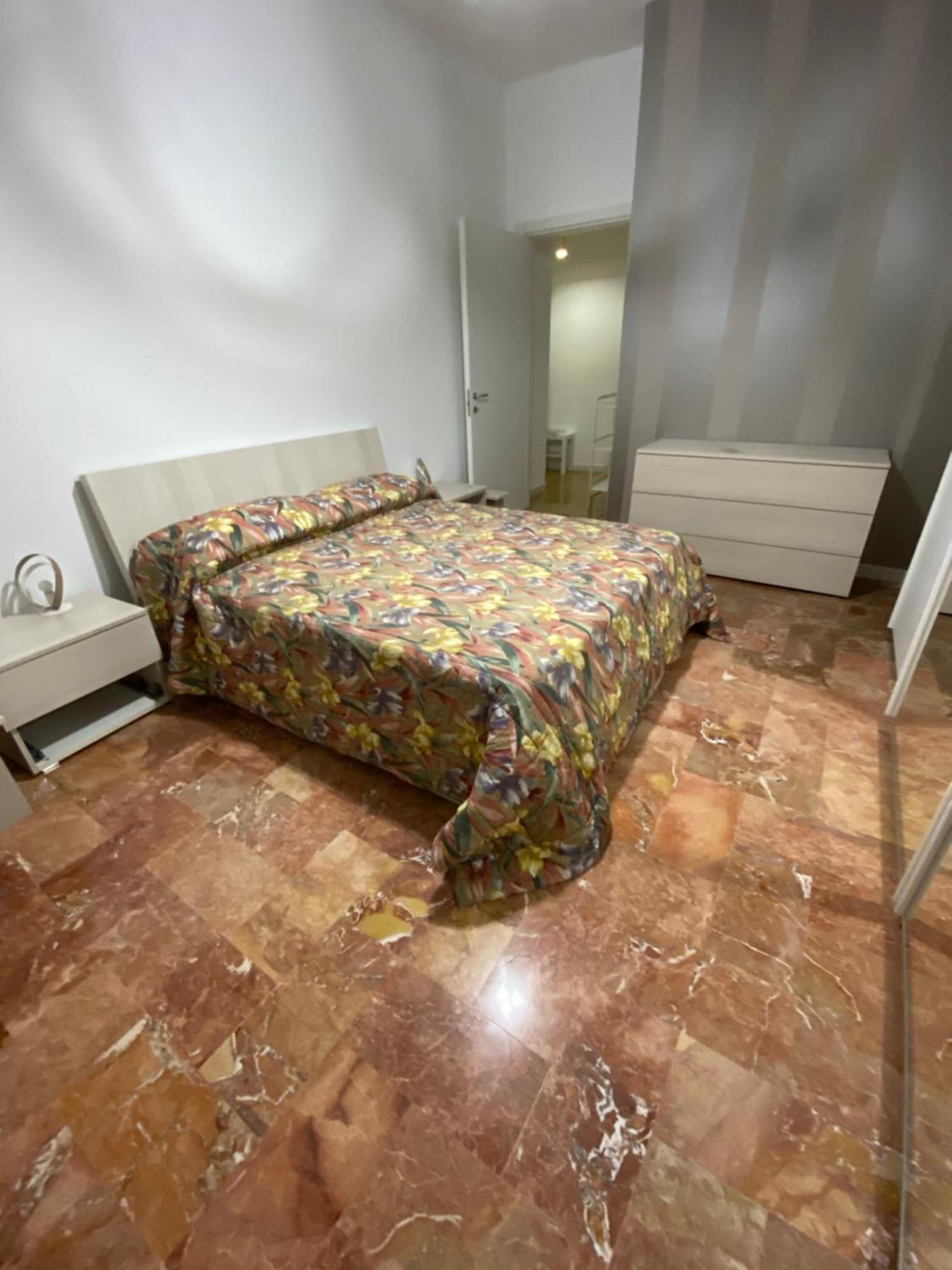 La Casa Di Telen Zona Policlinico Oncologico E Villa De Grecis Bari Luaran gambar